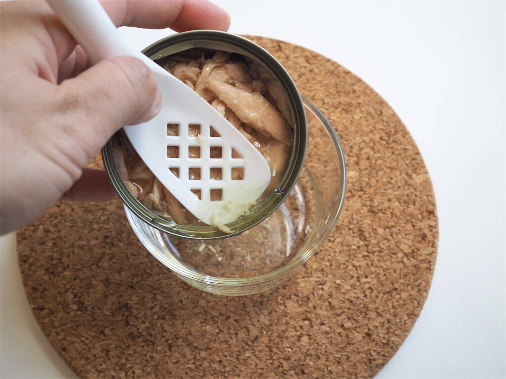 【反則級ズボラ飯】ツナ缶をそのまま器に!?火も包丁も不要「ツナボナーラ」作ってみた！濃厚コクうま♡