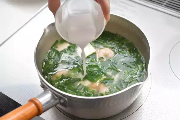 「【ニラ農家直伝レシピ】豆腐にニラあんが絡む～「豆腐のニラあんスープ」あっさり味で暑い日にも◎」の画像
