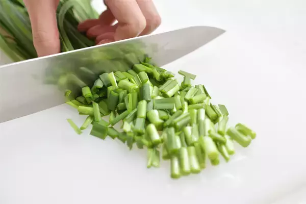 「【ニラ農家直伝レシピ】豆腐にニラあんが絡む～「豆腐のニラあんスープ」あっさり味で暑い日にも◎」の画像