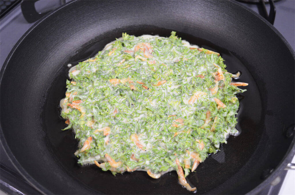 【パセリ大量消費】ただの飾りはもったいない！「パセリのチヂミ」に挑戦!!干しエビの旨味に爽やか風味が絡む～