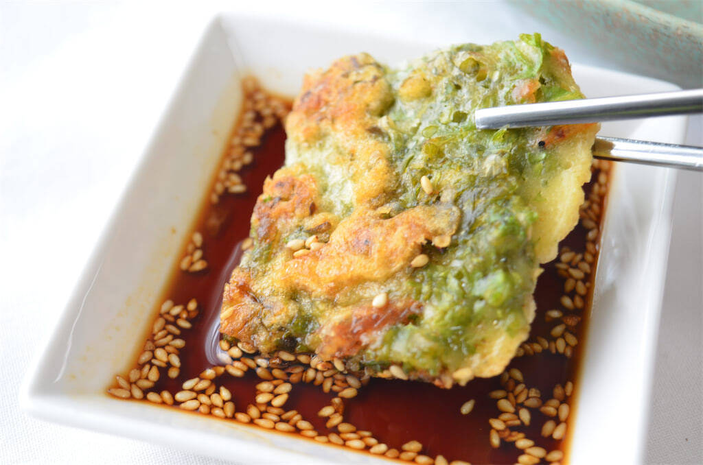 【パセリ大量消費】ただの飾りはもったいない！「パセリのチヂミ」に挑戦!!干しエビの旨味に爽やか風味が絡む～