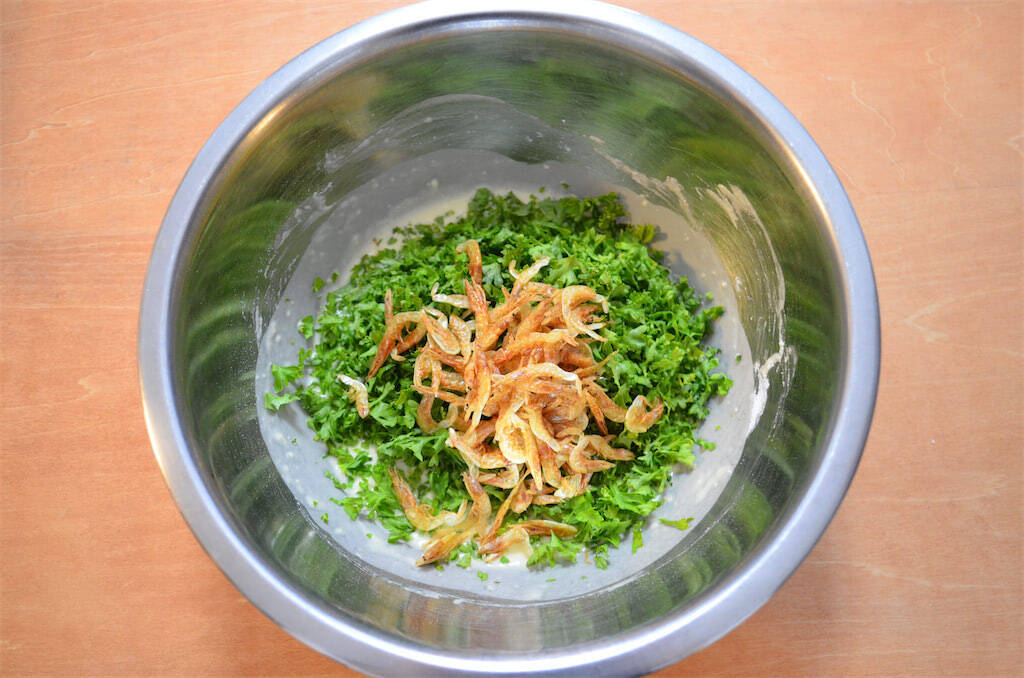 【パセリ大量消費】ただの飾りはもったいない！「パセリのチヂミ」に挑戦!!干しエビの旨味に爽やか風味が絡む～