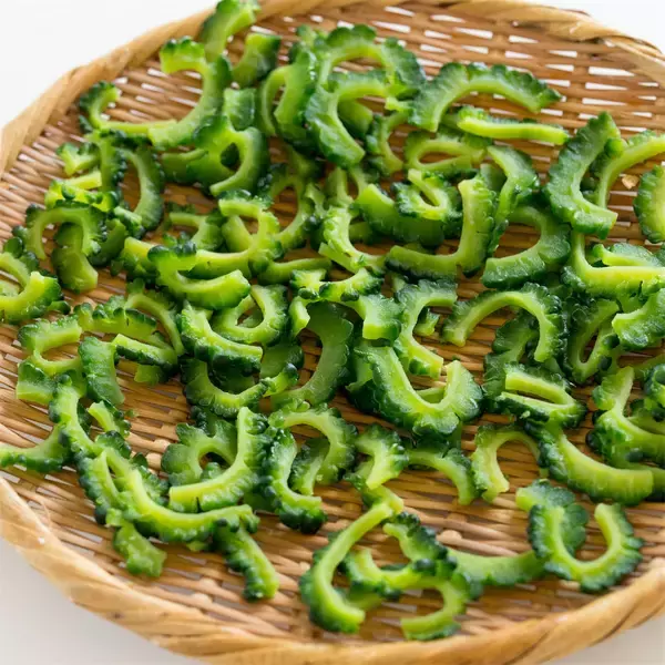 「【天日干しで旨味シミシミ】ゴーヤーで「ハリハリ漬け」作ろう！甘酸っぱダレがジュワッとポリポリ♪」の画像