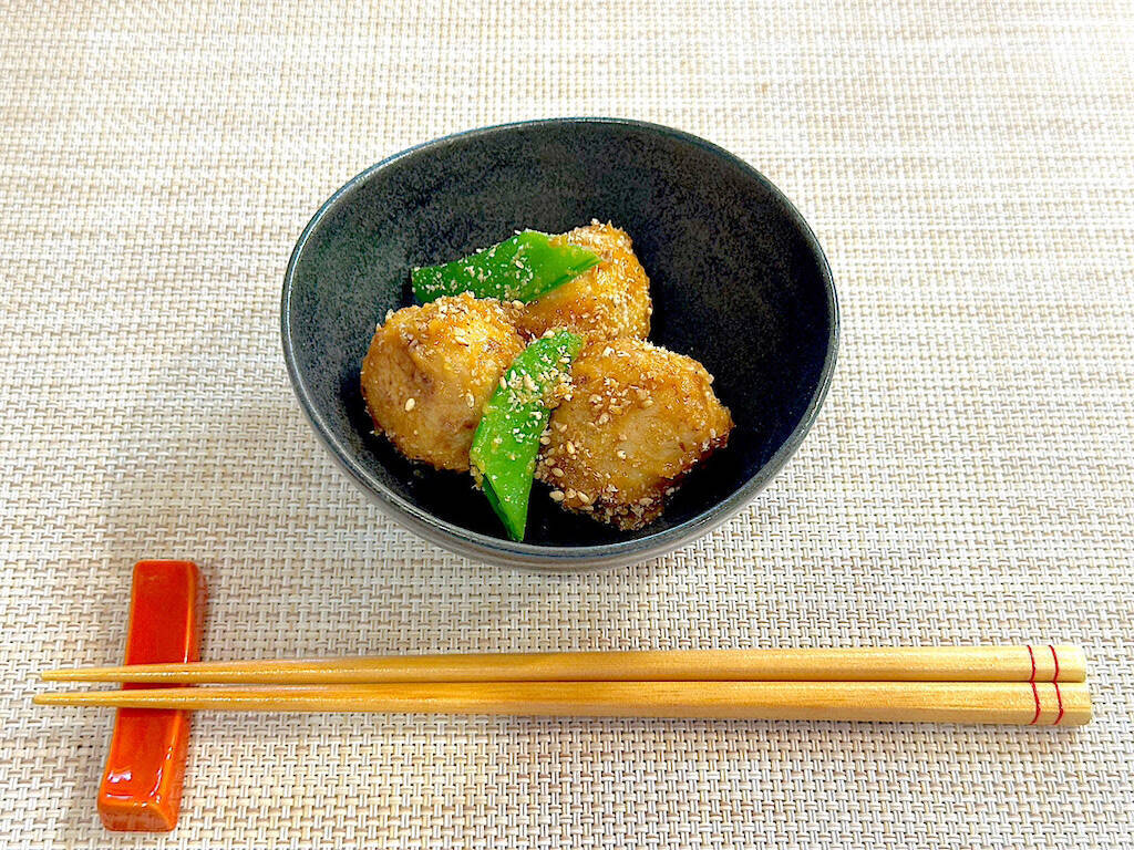 【もう煮崩れない】里芋の煮っころがし作ろう！え、まず素揚げにする!?濃厚味噌ニンニク風味で白メシ消滅♡