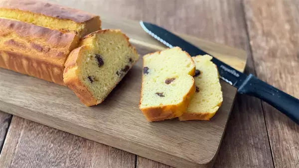 「パン作りのハードル下がる！発酵不要の「米粉レーズンパン風」はトーストすればサクサク♪【元パティシエ直伝】」の画像