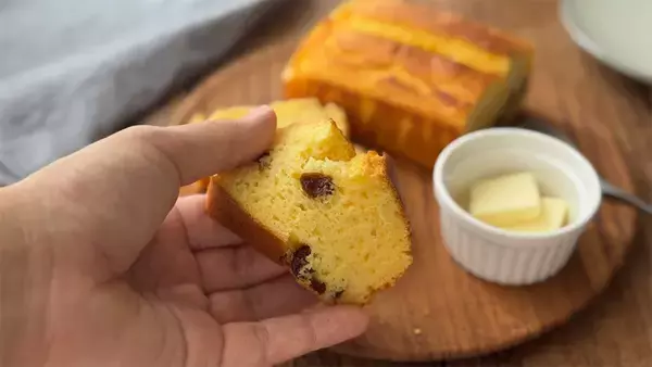 「パン作りのハードル下がる！発酵不要の「米粉レーズンパン風」はトーストすればサクサク♪【元パティシエ直伝】」の画像