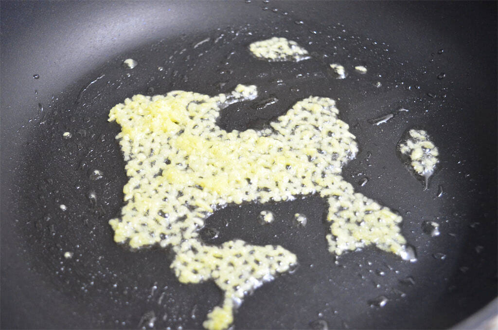 【レタスで包むだけで本格中華に！】豚肉炒めを「レタス」にイン！した結果…シンプルに手が止まらない件