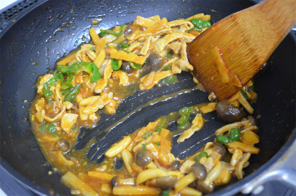 【レタスで包むだけで本格中華に！】豚肉炒めを「レタス」にイン！した結果…シンプルに手が止まらない件