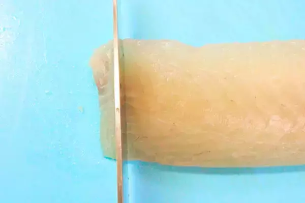 「【カルパッチョ刺身の切り方】鯛は「そぎ造り」で見た目プロ級に♪初心者でもカンタンに切れた～！」の画像