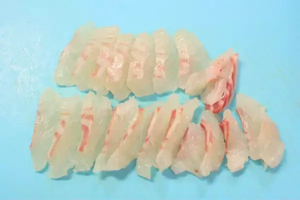 「【カルパッチョ刺身の切り方】鯛は「そぎ造り」で見た目プロ級に♪初心者でもカンタンに切れた～！」の画像