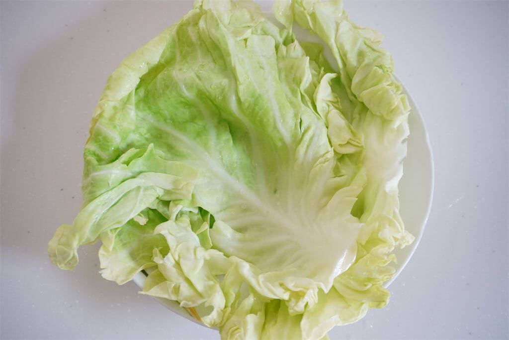 【重ねる順番で絶品に変わる】フライパンで「春野菜のミルフィーユ」作ってみた！トマトソース＆チーズでコク爆発♡
