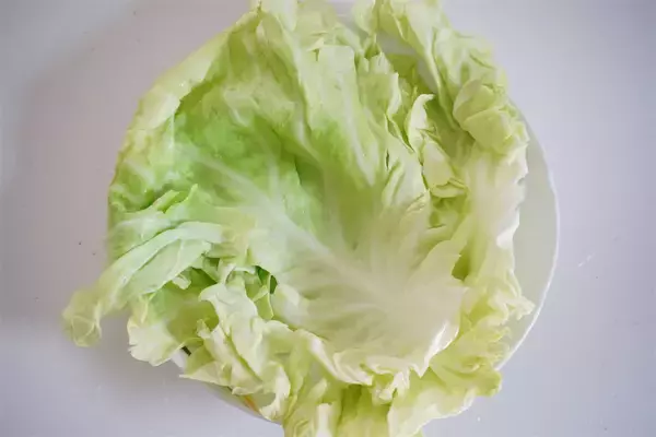 「【重ねる順番で絶品に変わる】フライパンで「春野菜のミルフィーユ」作ってみた！トマトソース＆チーズでコク爆発♡」の画像