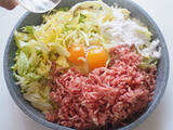 「【小麦粉ゼロのお好み焼き】フライパンで生地混ぜて焼くだけ！春キャベ＆豚ひき肉で特大に作ってみた♪」の画像7