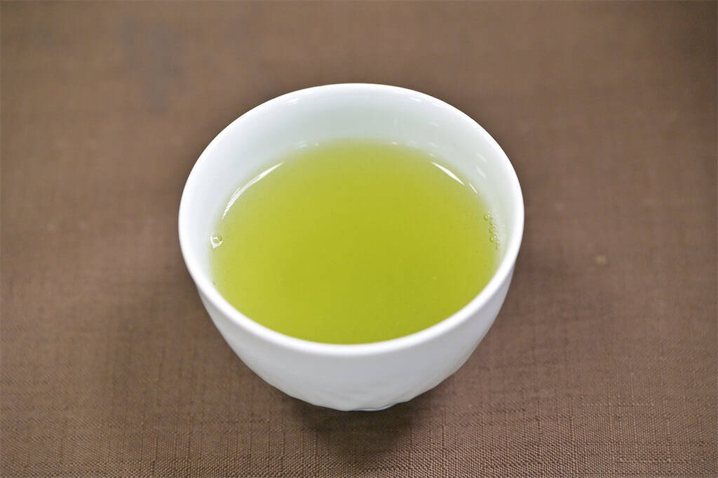 お茶は熱湯NG！農家直伝【お茶のおいしい淹れ方】その淹れ方では旨味半減!? 決め手は温度＆抽出時間！