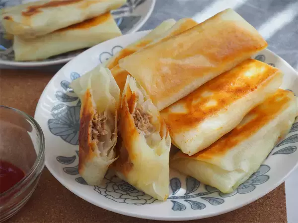 「【春の春巻きはコレで決まり】新玉ねぎ・ツナ・チーズ！メロすぎる組み合わせでパリっと揚げてみた♪トロトロ♡」の画像