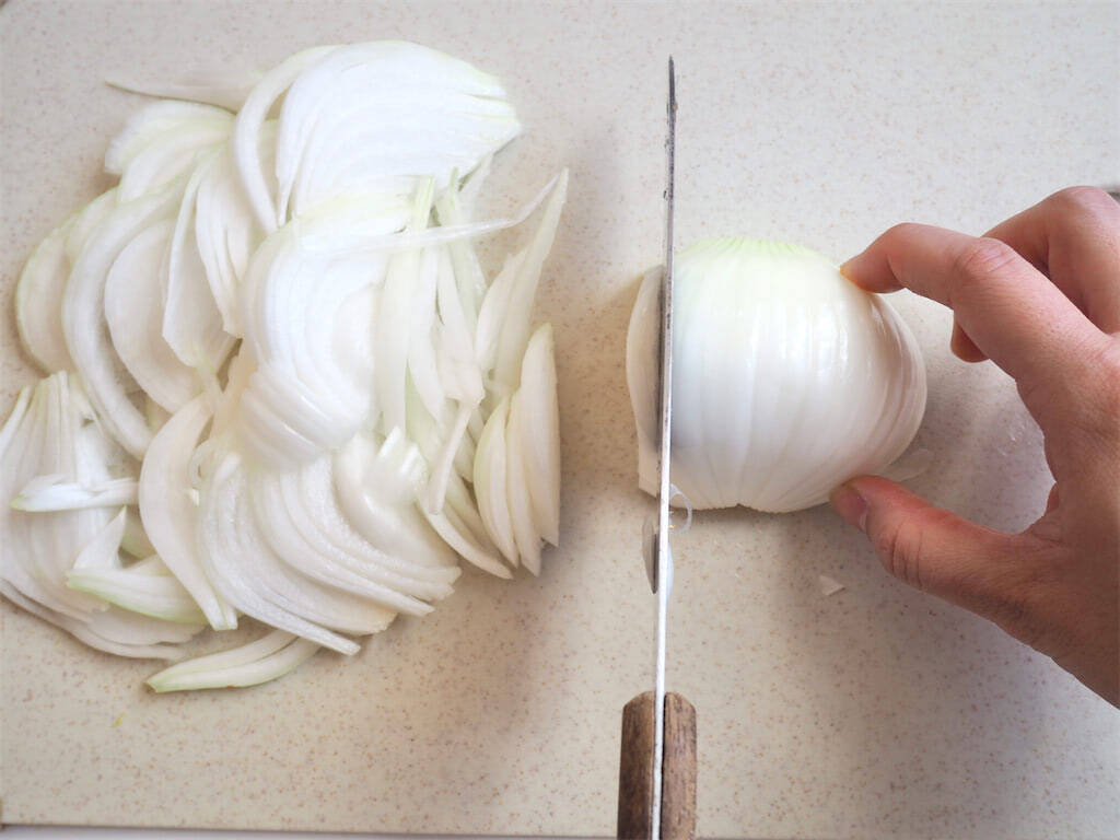 【春の春巻きはコレで決まり】新玉ねぎ・ツナ・チーズ！メロすぎる組み合わせでパリっと揚げてみた♪トロトロ♡