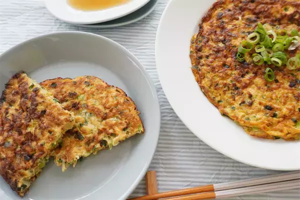 「【衝撃レシピ】餃子の具を卵でとじる!?「たまごギョーザ」作ってみた！絶妙なるまろやかさ…【農家直伝】」の画像