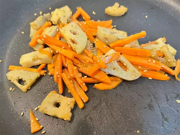 「【夫婦喧嘩した翌日の弁当】皮脂まみれでもたれるぜ～♪「鶏皮弁当」で復讐するも生姜風味でイケた話♡」の画像