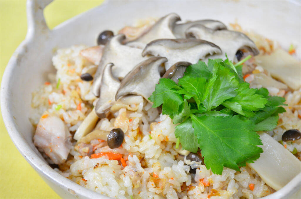 【市販鍋スープで松茸ご飯】「松茸香るしゃぶ鍋スープ」で炊き込みご飯作ったら…本物入ってるレベルだった