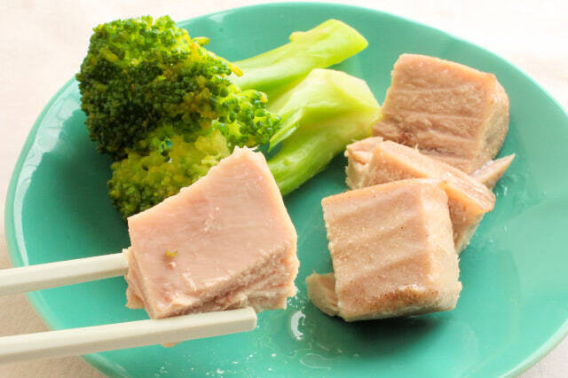 【自家製ツナ作ってみた】刺身用サクをオイルで煮るだけ！缶詰を遥かに超えるゴージャス肉厚感♪【もはやお肉】