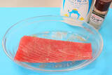 「【自家製ツナ作ってみた】刺身用サクをオイルで煮るだけ！缶詰を遥かに超えるゴージャス肉厚感♪【もはやお肉】」の画像3