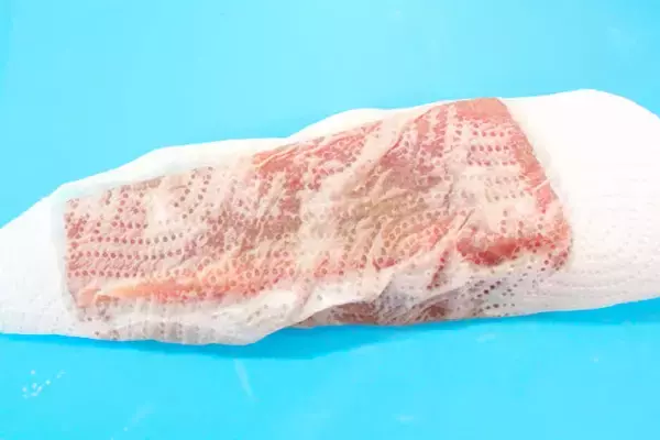 「【自家製ツナ作ってみた】刺身用サクをオイルで煮るだけ！缶詰を遥かに超えるゴージャス肉厚感♪【もはやお肉】」の画像