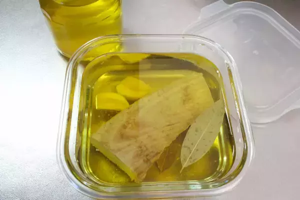 「【自家製ツナ作ってみた】刺身用サクをオイルで煮るだけ！缶詰を遥かに超えるゴージャス肉厚感♪【もはやお肉】」の画像