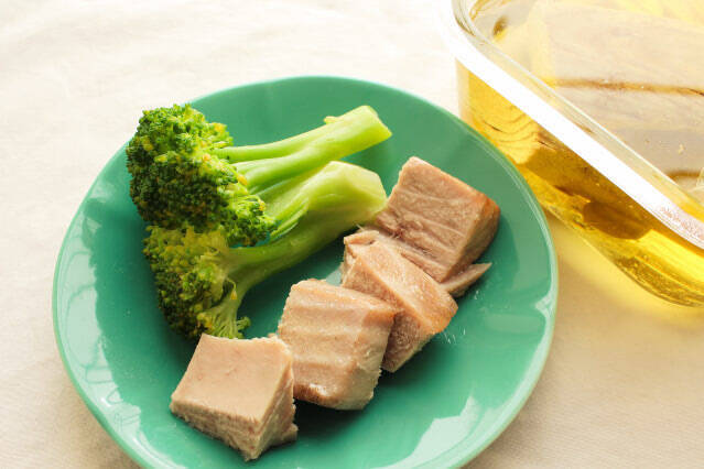 【自家製ツナ作ってみた】刺身用サクをオイルで煮るだけ！缶詰を遥かに超えるゴージャス肉厚感♪【もはやお肉】