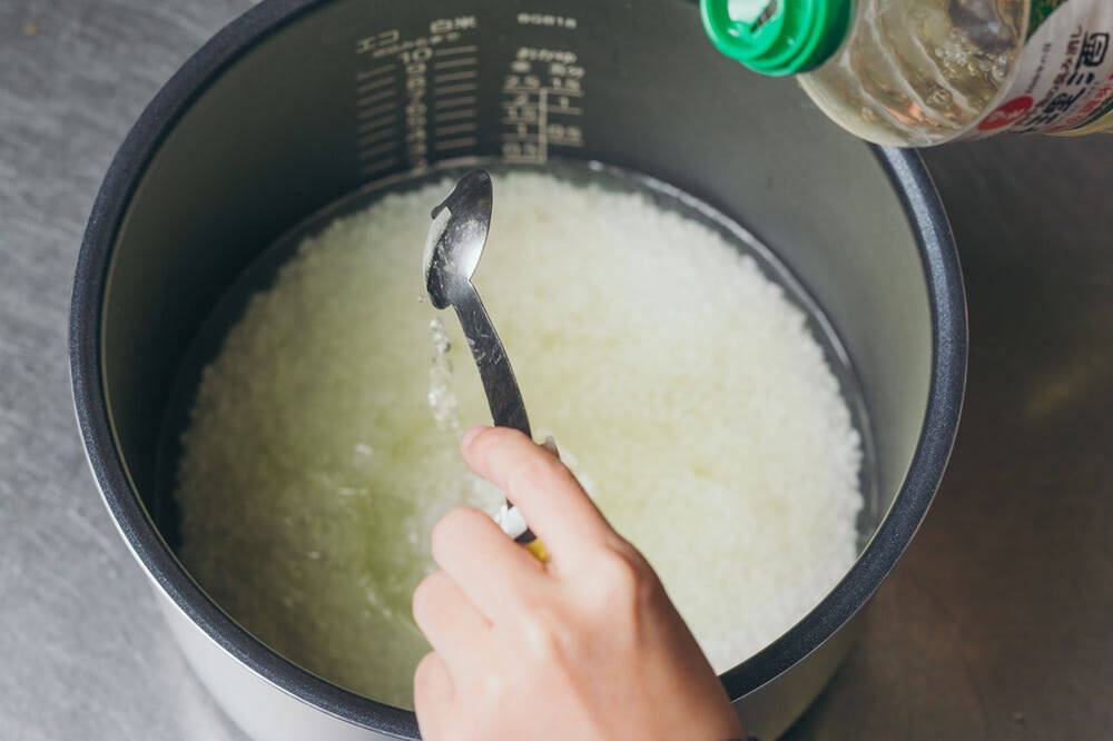 【まるで焼き芋!?】炊飯器一発！ニンジン農家直伝の「まるごとニンジンご飯」はねっとり甘くて子ども爆食♪