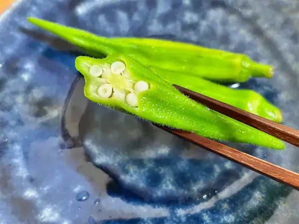 「【白だし×わさびでここまで変わる!?】箸止まらない…「オクラのお浸し」がスゴかった！爽やかな辛みがもう♡」の画像