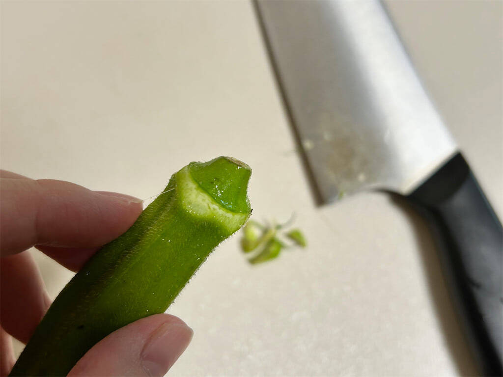 【白だし×わさびでここまで変わる!?】箸止まらない…「オクラのお浸し」がスゴかった！爽やかな辛みがもう♡