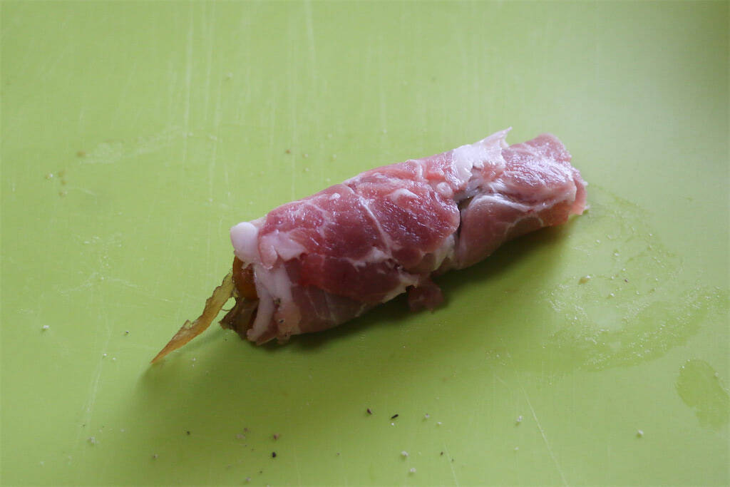 【しょうが焼きのマンネリ打破】根菜を豚肉で巻く!?「クルクルしょうが焼き」作ろう！コリコリ食感♡＆甘辛沼～