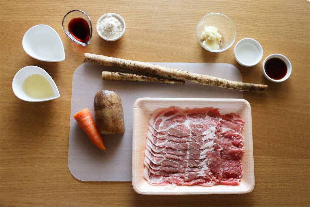 【しょうが焼きのマンネリ打破】根菜を豚肉で巻く!?「クルクルしょうが焼き」作ろう！コリコリ食感♡＆甘辛沼～