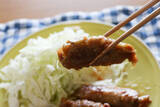「【しょうが焼きのマンネリ打破】根菜を豚肉で巻く!?「クルクルしょうが焼き」作ろう！コリコリ食感♡＆甘辛沼～」の画像21