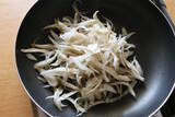 「【しょうが焼きのマンネリ打破】根菜を豚肉で巻く!?「クルクルしょうが焼き」作ろう！コリコリ食感♡＆甘辛沼～」の画像7