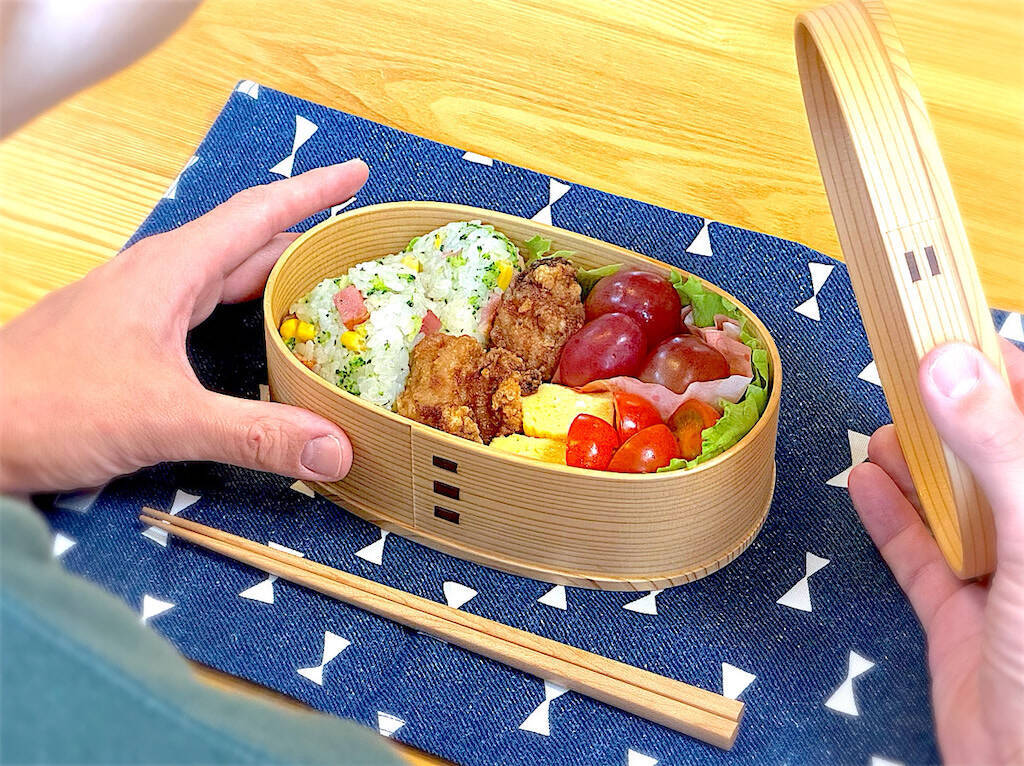 【意外な組み合わせ】ブロッコリーが主役のおにぎり爆誕!?独特のホロッと食感…からのベーコンの旨味ジュワン♡