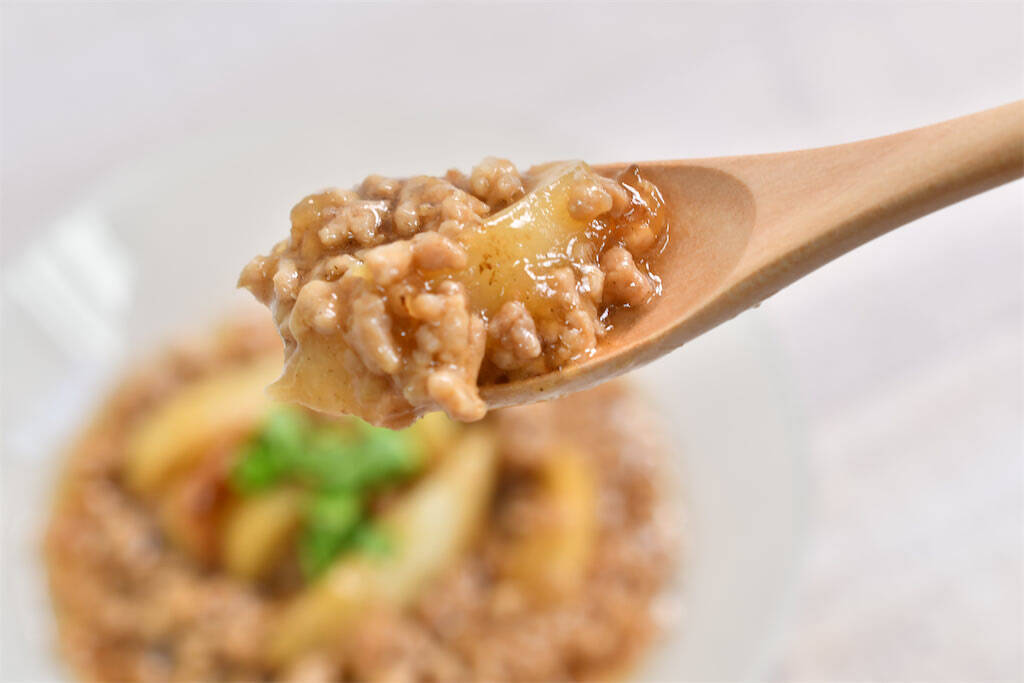 【かぶが極甘に】香ばしく焼き目をつけて！「かぶと豚ひき肉のあんかけ」がご飯泥棒すぎる～【青髪のテツ】