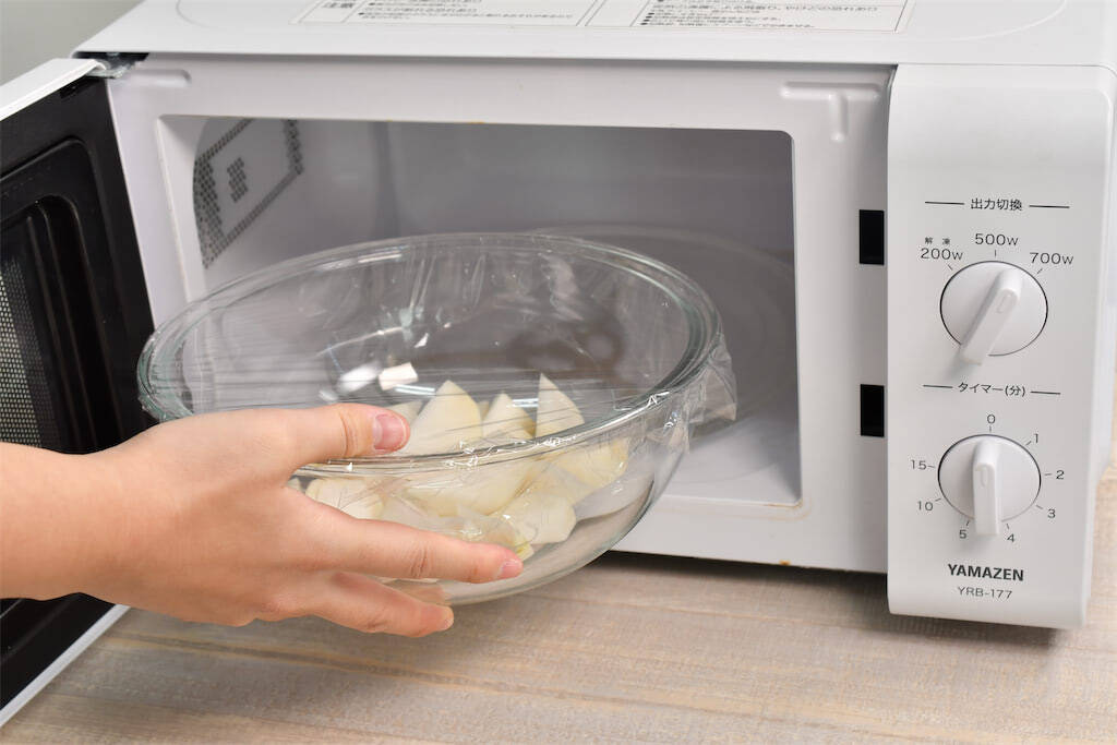 【かぶが極甘に】香ばしく焼き目をつけて！「かぶと豚ひき肉のあんかけ」がご飯泥棒すぎる～【青髪のテツ】