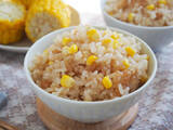 「【芯まで炊くのが正解だった！】風味別格「とうもろこしの炊き込みご飯」作ってみた！バターじょうゆに沼る～♡」の画像1