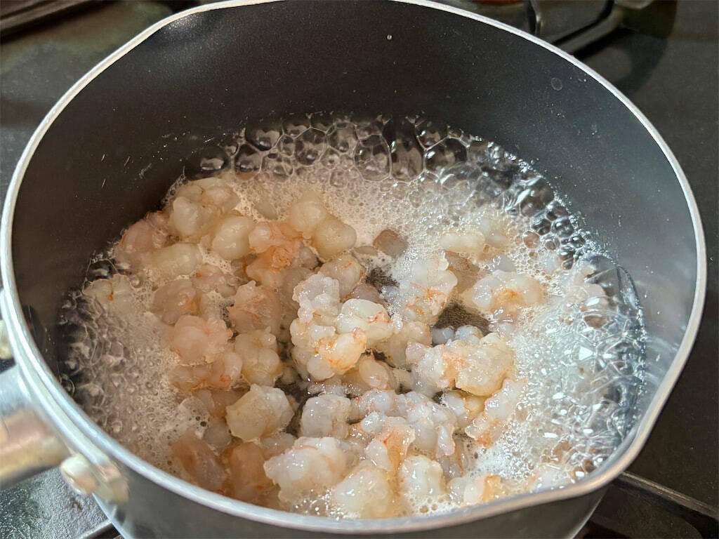 【エビの量バグってる♡】お刺身超えの濃厚ウマみ「エビそぼろのちらしずし」作ってみた！プリップリが爆発♪