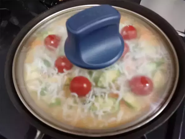 「【シン・オムレツ】ピザ…ではなく「包まないオムレツ」です！9割野菜ってもうサラダじゃん？【農家直伝】」の画像