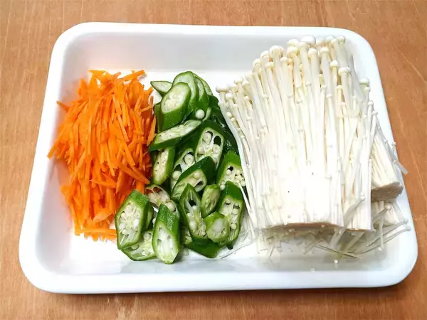 「【シン・オムレツ】ピザ…ではなく「包まないオムレツ」です！9割野菜ってもうサラダじゃん？【農家直伝】」の画像