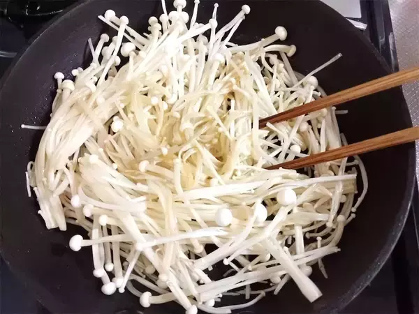 「【シン・オムレツ】ピザ…ではなく「包まないオムレツ」です！9割野菜ってもうサラダじゃん？【農家直伝】」の画像