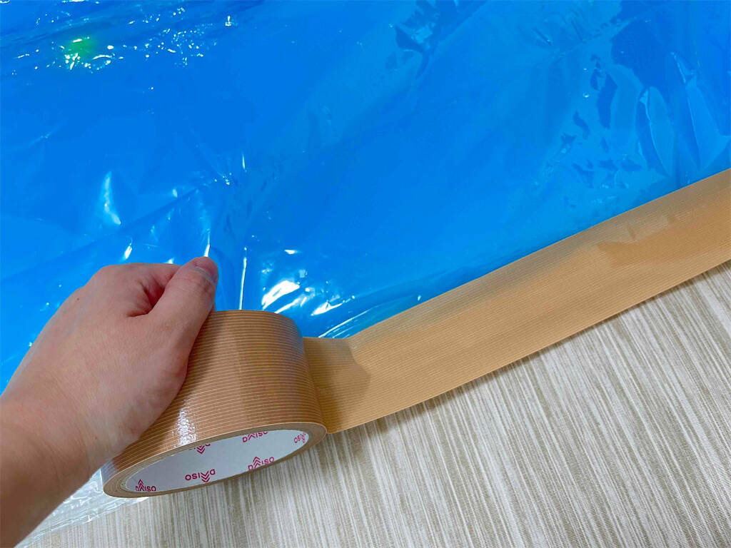 【水遊びの超裏ワザ】子供が大喜び♪「室内プールもどき」作って遊んでみた！「え、布団圧縮袋なの⁉」