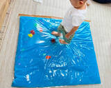 「【水遊びの超裏ワザ】子供が大喜び♪「室内プールもどき」作って遊んでみた！「え、布団圧縮袋なの⁉」」の画像7