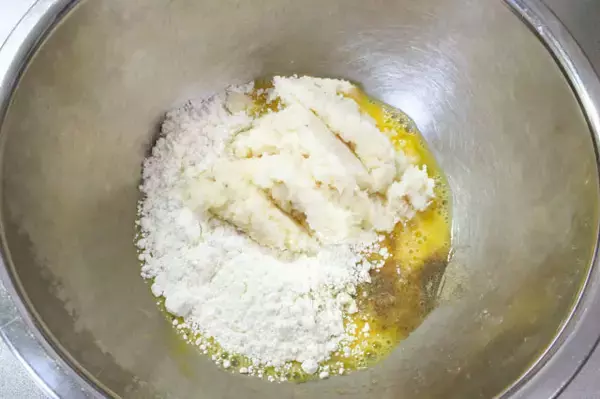 「【粉少なめでもカリカリなチヂミ♪】すりおろした「れんこん」をモリモリ入れるんだって！もっちりかる～い♡」の画像