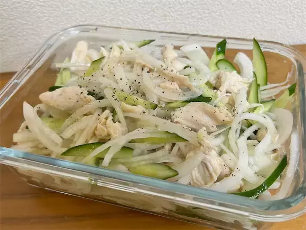 【ささみはレンジで柔らか♡】チンして和えるだけ「鶏ささみと新玉ねぎのマリネ」作ってみた！トロッと甘いの♪