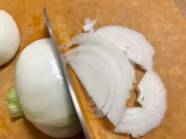 「【ささみはレンジで柔らか♡】チンして和えるだけ「鶏ささみと新玉ねぎのマリネ」作ってみた！トロッと甘いの♪」の画像