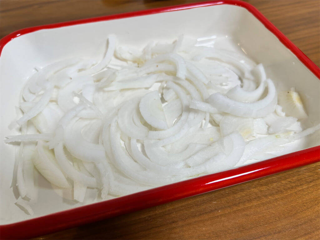 【ささみはレンジで柔らか♡】チンして和えるだけ「鶏ささみと新玉ねぎのマリネ」作ってみた！トロッと甘いの♪