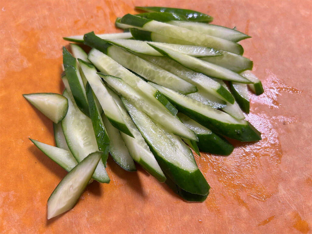 【ささみはレンジで柔らか♡】チンして和えるだけ「鶏ささみと新玉ねぎのマリネ」作ってみた！トロッと甘いの♪